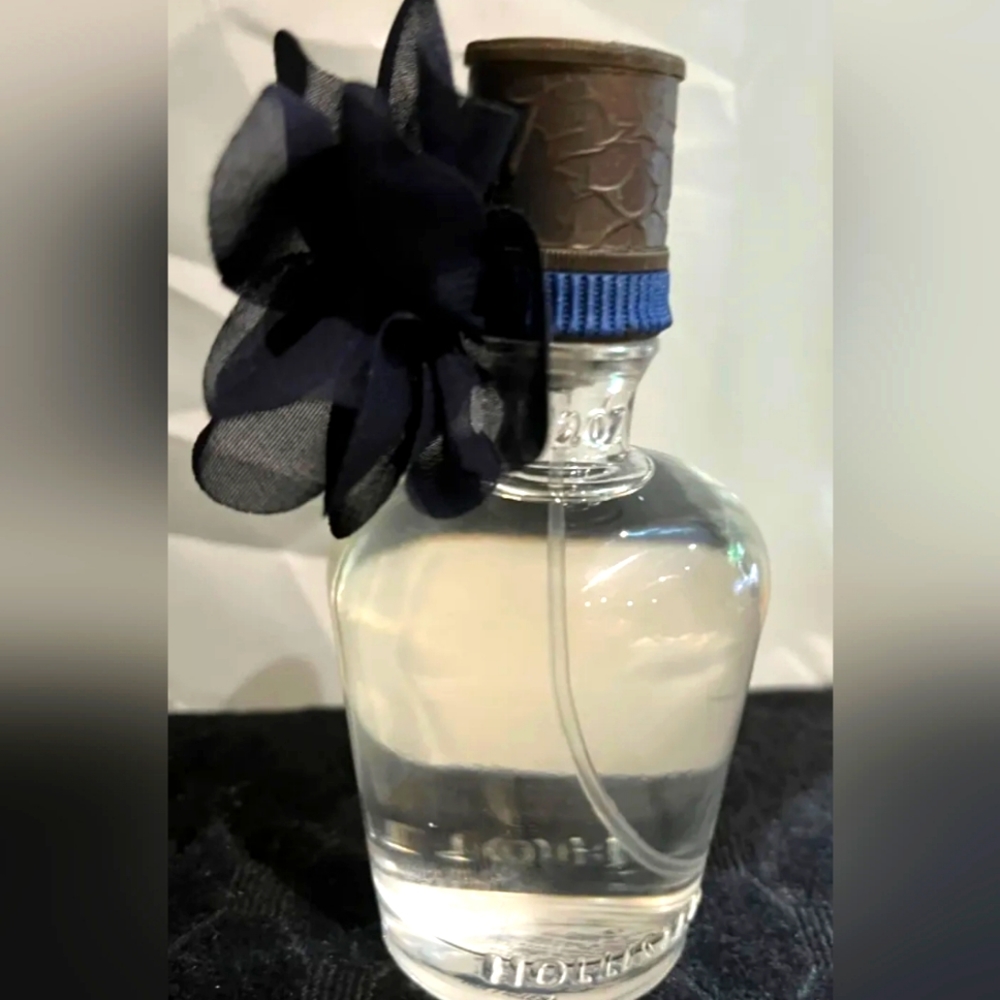 ISO Hollisters Addison perfume!!!!